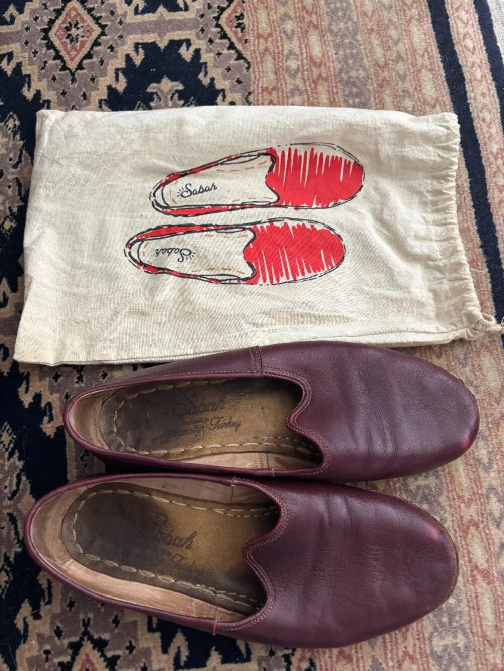 Sabah leather slip